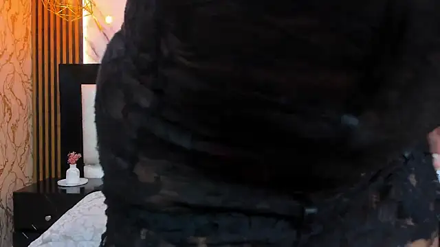 Snapshot of Kelly_Swift chatting on 11.08.25 Kelly Swift online show from 11.08.25