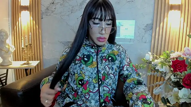 Snapshot of Nayla_Monroee chatting on 10.29.25 Nayla Monroee online show from 10.29.25