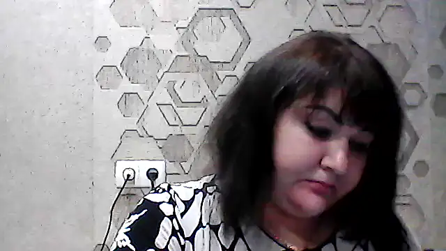 Snapshot of KaralinaLoverq chatting on 10.28.25 KaralinaLoverq online show from 10.28.25