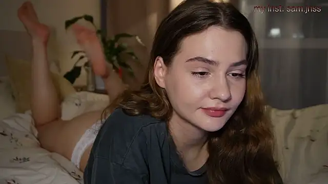 Snapshot of blooomis chatting on 11.06.25 blooomis online show from 11.06.25