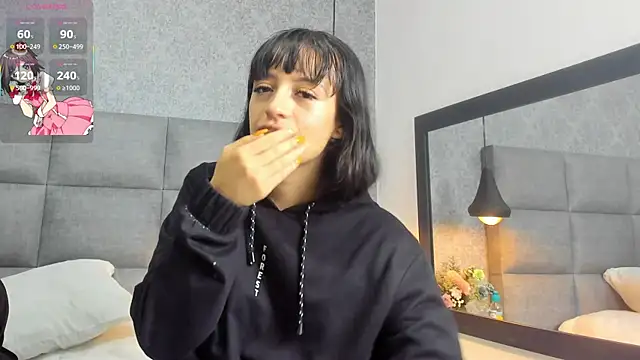 Snapshot of Luna_Bella3 chatting on 11.14.25 Luna Bella3 online show from 11.14.25