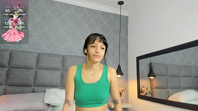 Snapshot of Luna_Bella3 chatting on 11.23.25 Luna Bella3 online show from 11.23.25