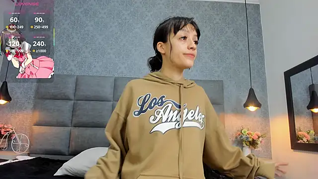 Snapshot of Luna_Bella3 chatting on 11.26.25 Luna Bella3 online show from 11.26.25