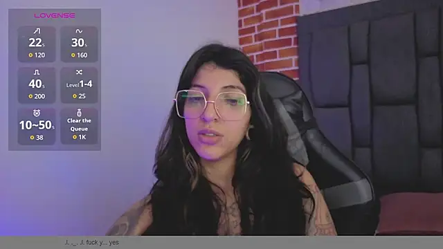 Snapshot of ghostwomaan chatting on 11.05.25 ghostwomaan online show from 11.05.25