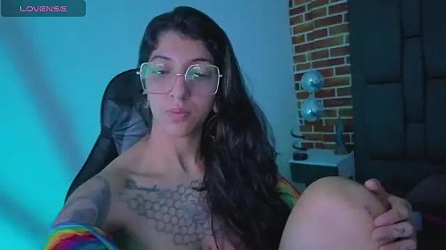 Snapshot of ghostwomaan chatting on 11.27.25 ghostwomaan online show from 11.27.25