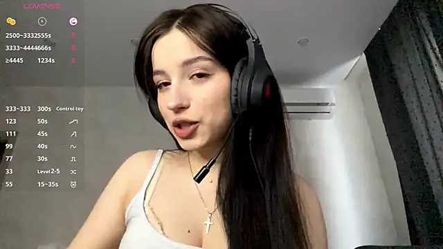 Snapshot of AngilaDoyal chatting on 11.30.25 AngilaDoyal online show from 11.30.25