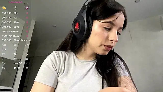 Snapshot of AngilaDoyal chatting on 12.04.25 AngilaDoyal online show from 12.04.25