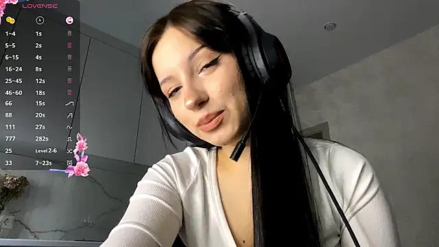 Snapshot of AngilaDoyal chatting on 12.14.25 AngilaDoyal online show from 12.14.25