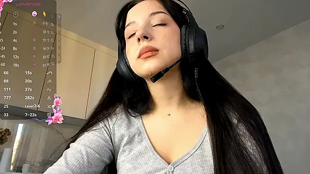 Snapshot of AngilaDoyal chatting on 12.16.25 AngilaDoyal online show from 12.16.25