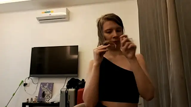 Snapshot of MargaretFairy chatting on 11.12.25 MargaretFairy online show from 11.12.25