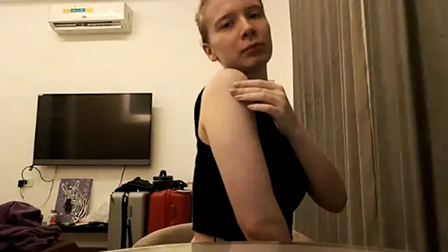 Snapshot of MargaretFairy chatting on 11.22.25 MargaretFairy online show from 11.22.25