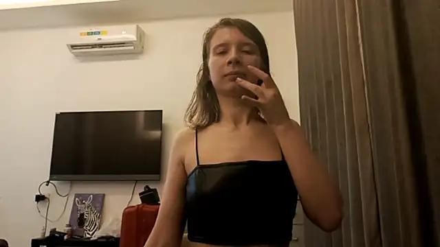 Snapshot of MargaretFairy chatting on 11.26.25 MargaretFairy online show from 11.26.25