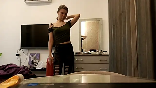 Snapshot of MargaretFairy chatting on 11.28.25 MargaretFairy online show from 11.28.25