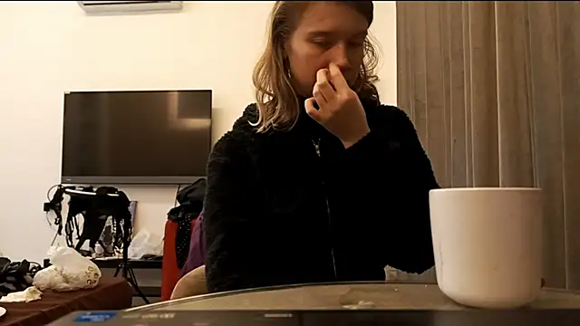 Snapshot of MargaretFairy chatting on 12.15.25 MargaretFairy online show from 12.15.25