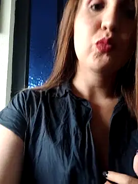 Snapshot of Alyah_1-2 chatting on 12.04.25 Alyah 1-2 online show from 12.04.25