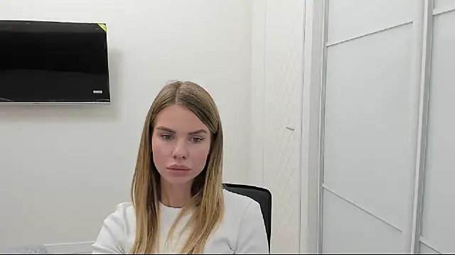 LinaBey online show from 10.26.25