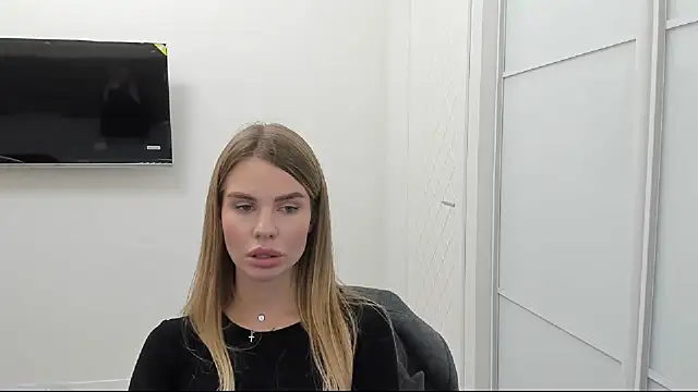 LinaBey online show from 10.27.25