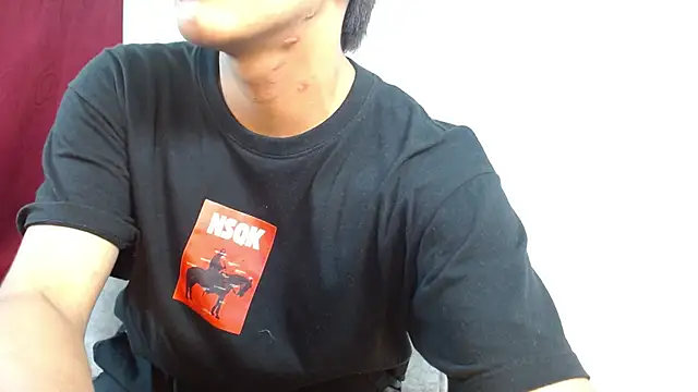 Snapshot of isak_lane chatting on 10.28.25 isak lane online show from 10.28.25