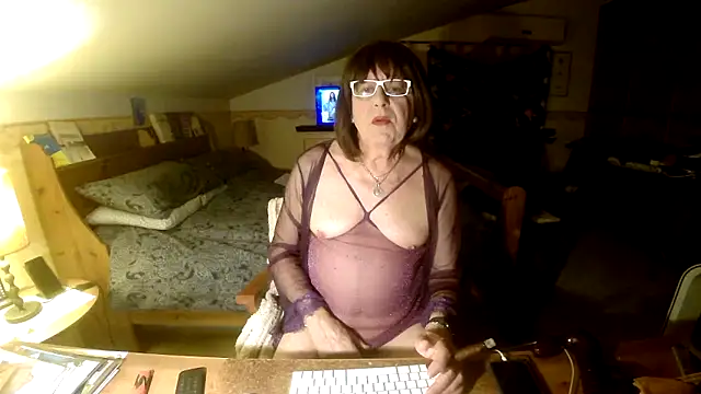 Snapshot of Sissypat53 chatting on 11.29.25 Sissypat53 online show from 11.29.25