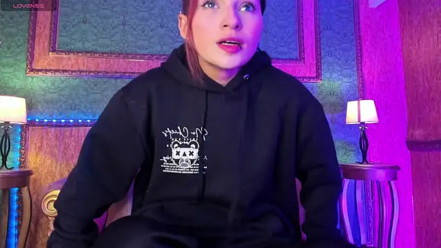 Snapshot of Ale_sweety_ chatting on 11.10.25 Ale sweety online show from 11.10.25