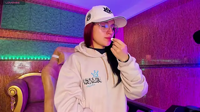 Snapshot of Ale_sweety_ chatting on 12.03.25 Ale sweety online show from 12.03.25