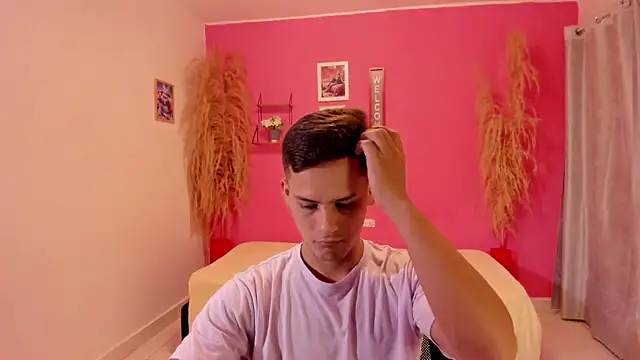 Snapshot of elmasmas01 chatting on 11.05.25 elmasmas01 online show from 11.05.25