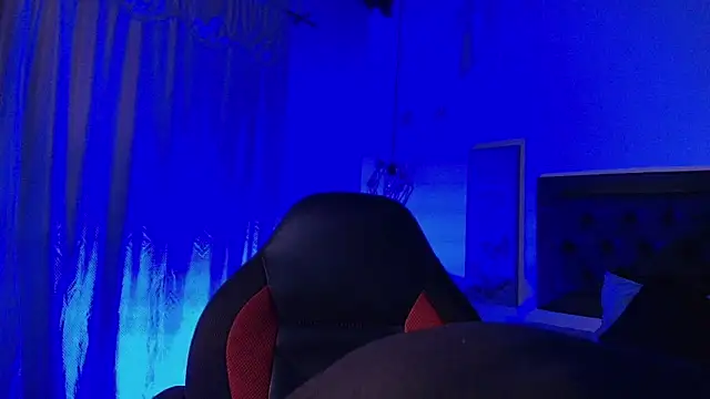 Snapshot of Ghost__Girl_ chatting on 11.05.25 Ghost Girl online show from 11.05.25