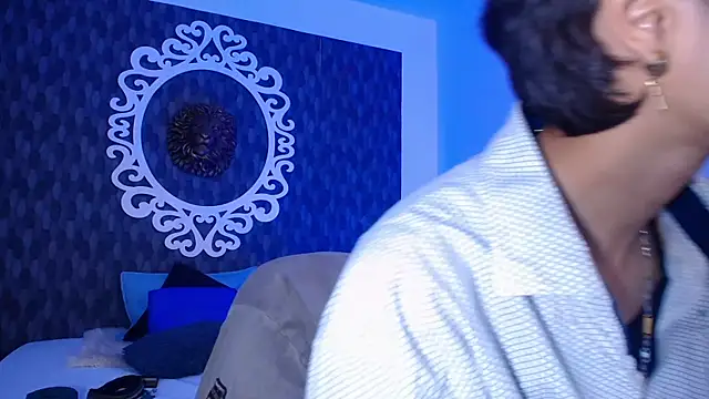 Snapshot of Ghost__Girl_ chatting on 11.21.25 Ghost Girl online show from 11.21.25