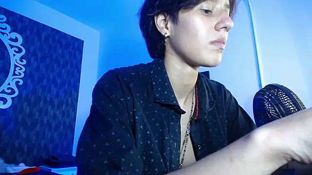 Snapshot of Ghost__Girl_ chatting on 12.13.25 Ghost Girl online show from 12.13.25