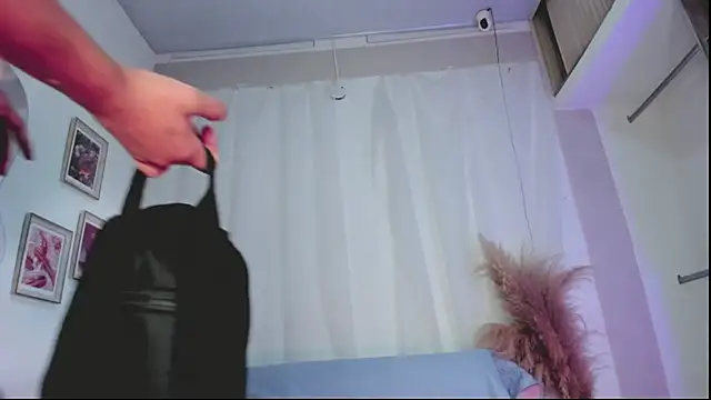 Snapshot of Sweetiee_Aurora chatting on 11.27.25 Sweetiee Aurora online show from 11.27.25