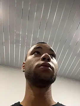 Snapshot of Hot2gether69 chatting on 10.31.25 Hot2gether69 online show from 10.31.25