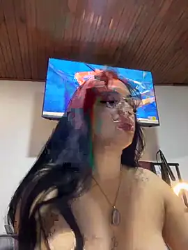 Snapshot of Im_Saraaaa chatting on 10.30.25 Im Saraaaa online show from 10.30.25