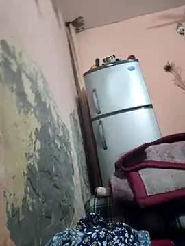 Snapshot of CUTE-GIRL-1 chatting on 11.25.25 CUTE-GIRL-1 online show from 11.25.25