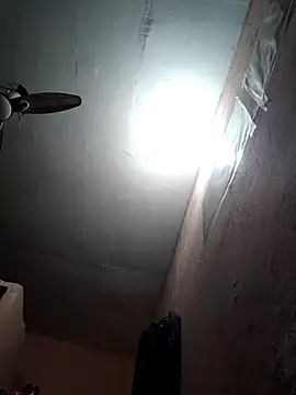 Snapshot of CUTE-GIRL-1 chatting on 11.28.25 CUTE-GIRL-1 online show from 11.28.25