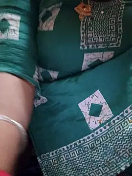 Snapshot of CUTE-GIRL-1 chatting on 12.05.25 CUTE-GIRL-1 online show from 12.05.25