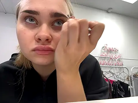 MilaRaven online show from 12.02.25