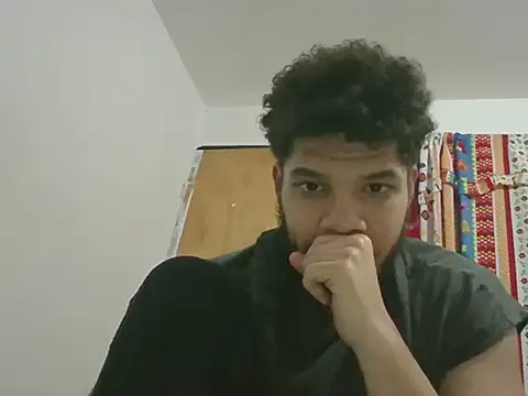 Snapshot of riley_xxx chatting on 11.01.25 riley xxx online show from 11.01.25