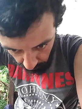 Snapshot of AlanMargin chatting on 11.08.25 AlanMargin online show from 11.08.25