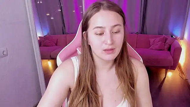 Snapshot of Sofi_Mell chatting on 11.25.25 Sofi Mell online show from 11.25.25