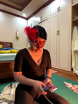 Snapshot of Qt889999 chatting on 11.11.25 Qt889999 online show from 11.11.25