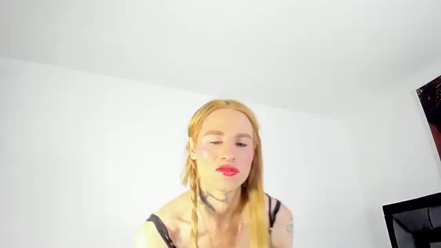 Snapshot of natacha_ferrer1 chatting on 11.23.25 natacha ferrer1 online show from 11.23.25