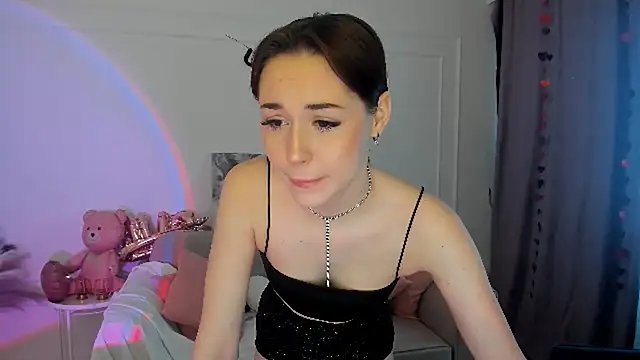 Snapshot of MakeYoueHappy chatting on 02.21.26 MakeYoueHappy online show from 02.21.26