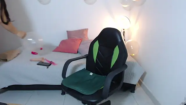 angiedavies10 online show from 10.29.25