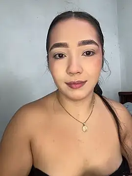 Hannahpradaa  online show from 12.04.25