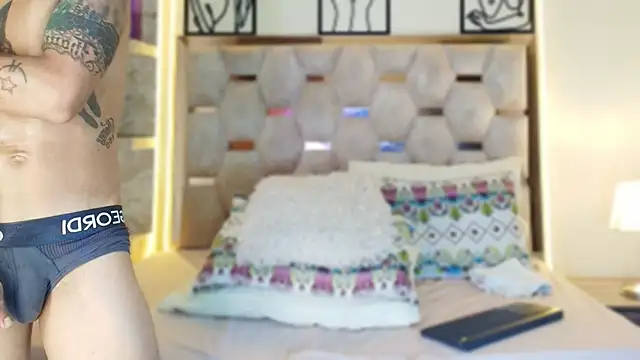 Snapshot of Andrew_Haalls chatting on 12.15.25 Andrew Haalls online show from 12.15.25