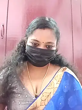 Snapshot of Mandhra28 chatting on 10.30.25 Mandhra28 online show from 10.30.25