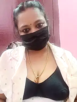 Snapshot of Mandhra28 chatting on 10.31.25 Mandhra28 online show from 10.31.25