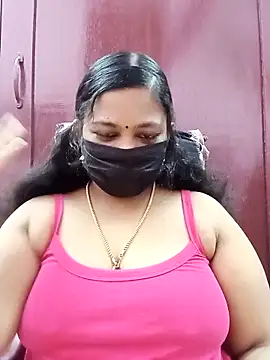 Snapshot of Mandhra28 chatting on 11.05.25 Mandhra28 online show from 11.05.25