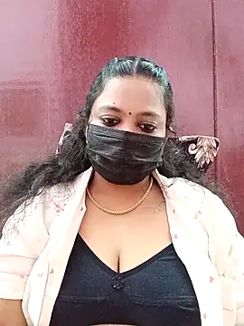 Snapshot of Mandhra28 chatting on 11.08.25 Mandhra28 online show from 11.08.25