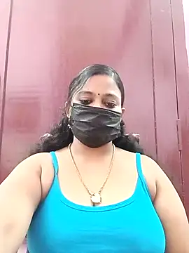 Snapshot of Mandhra28 chatting on 11.10.25 Mandhra28 online show from 11.10.25